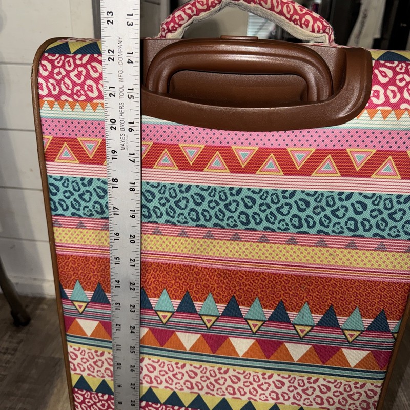Carry On Expandable Design Pattern Luggage With Spinner Wheels 22” On the prowl gallery