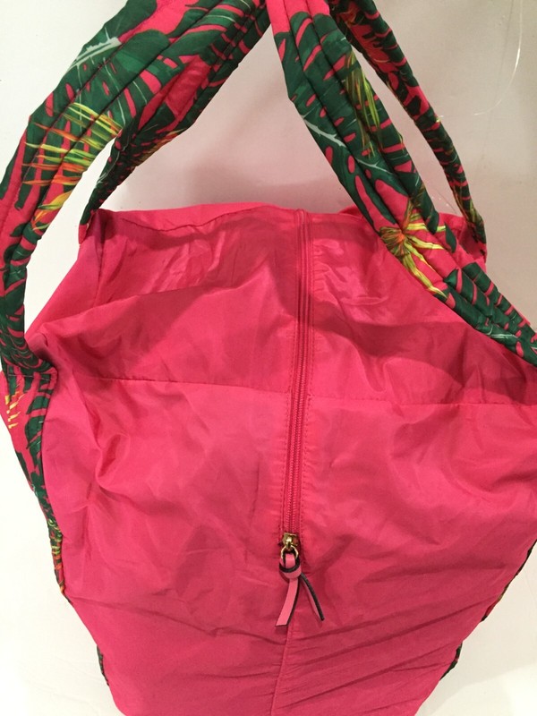 Victoria's Secret Overnight Weekender Tote Bag Packable Folding Pink Tropical gallery