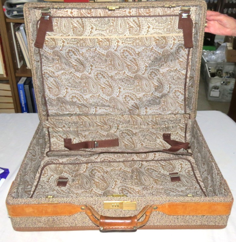 Hartmann Tweed Suitcase: Paisley: Combo: Wheels; 25 x 18 x 7.5 inches: Excellent