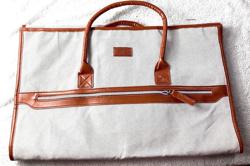 CTC Coast To Coast Beige Garment Bag*Striped Interior*Zipper Pockets*Travel*NIP
