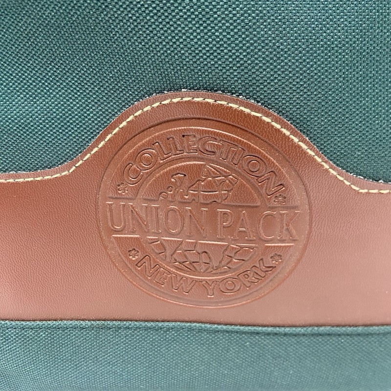 Union Pack Collection New York Duffle Bag hunter green canvas 21x12x13 gallery