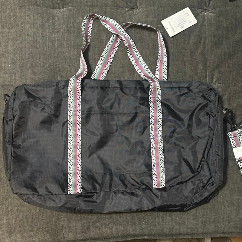 MarleyLilly Packable Monogrammed Weekender Bag 23” x 12.5” x 10” gallery