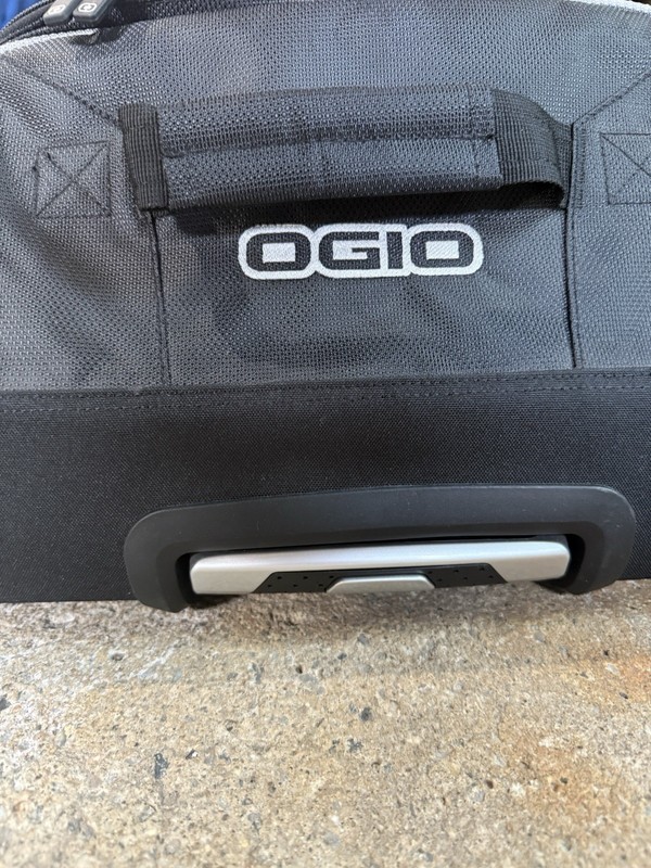 OGIO Performance 2-WEEL ROLLING EXPANDABLE SUITCASE BAG LUGGAGE 22” Branded gallery
