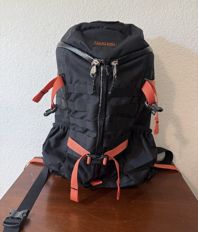 Mystery Ranch 2 Day Assault Daypack Wildfire Black L/XL Carry-all Backpack NWOT