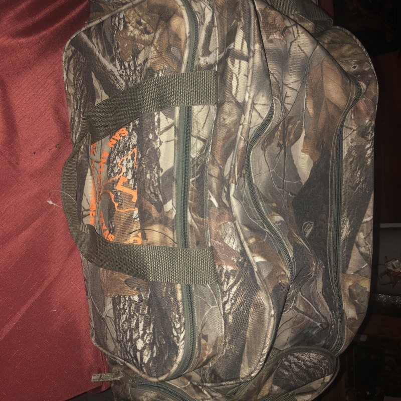 Realtree Uline Duffle Hunting Travel Bag Luggage Carry On Camouflage 24x14x12