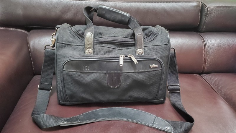 Hartmann Duffel Bag Luggage Overnight Weekend Carry On Nylon. Adjustable Strap.