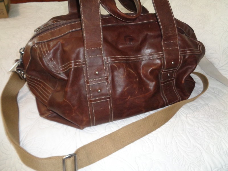 Vintage Fossil Leather Duffle Bag 20″ X 10″ X 10″