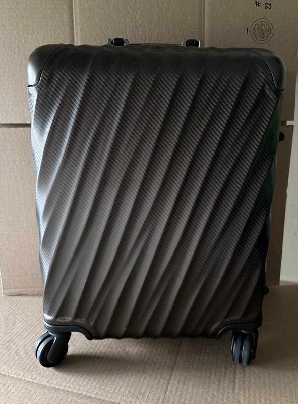 TUMI 19 Degree Aluminum Continental Large Carry On 4 Wheel Packing Case Gunmetal gallery