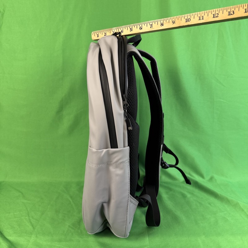 Stubble & Co 20L Everyday Durable Travel Waterproof Backpack - Gray With Stains gallery