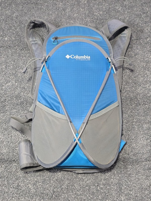 Columbia Titanium Hydration Backpack Blue 18″ Omni-Shield Hiking Daypack Unisex