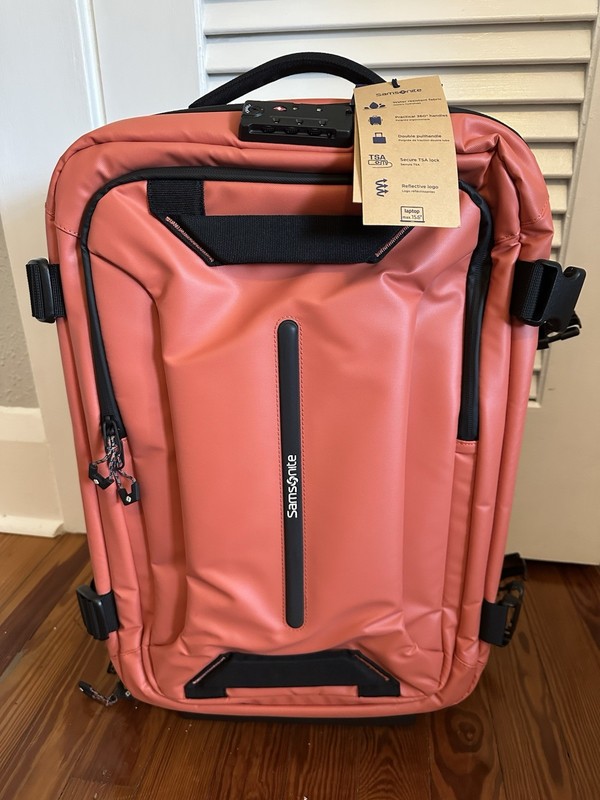 NWT Samsonite Ecodiver 21″ Expandable Carry-On Suitcase – Rare Clay/Coral Color