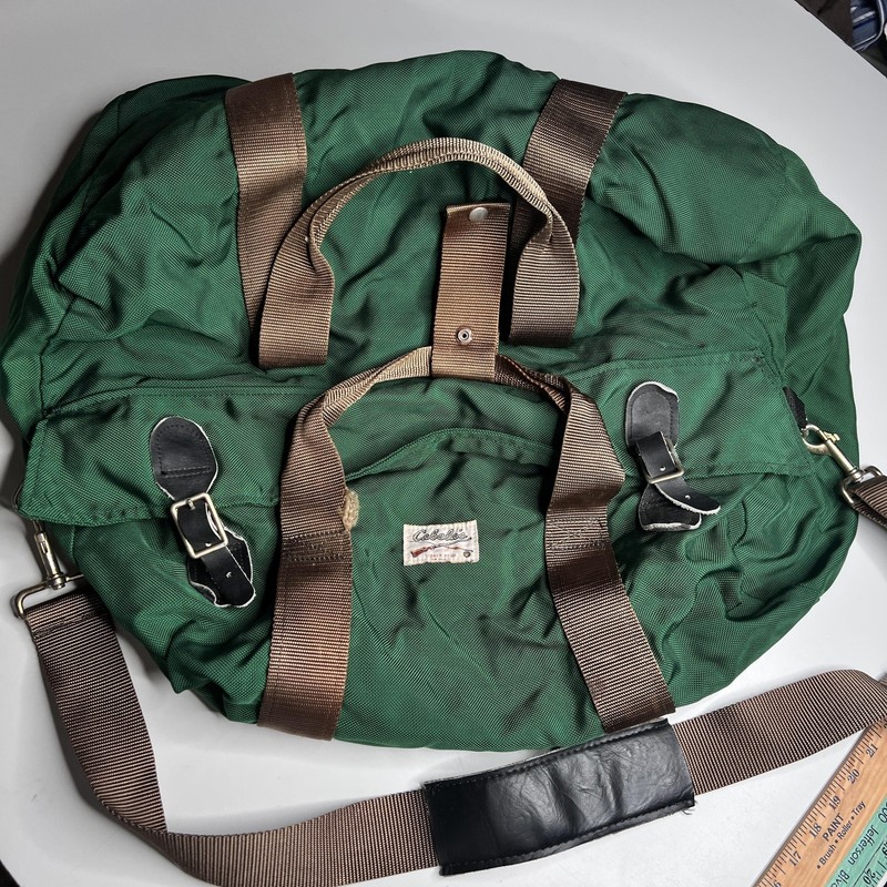 Vintage Cabela’s Green Nylon 20″ Duffle Bag Soft Case Adjustable Straps Travel