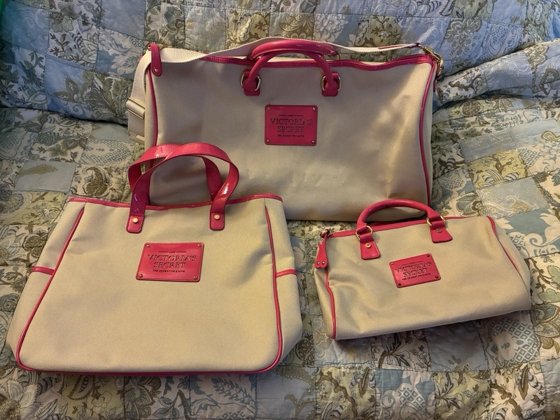 Victoria’s Secret 3 piece Luggage Set~Pre-Owned~BENEFITS ANIMAL RESCUE