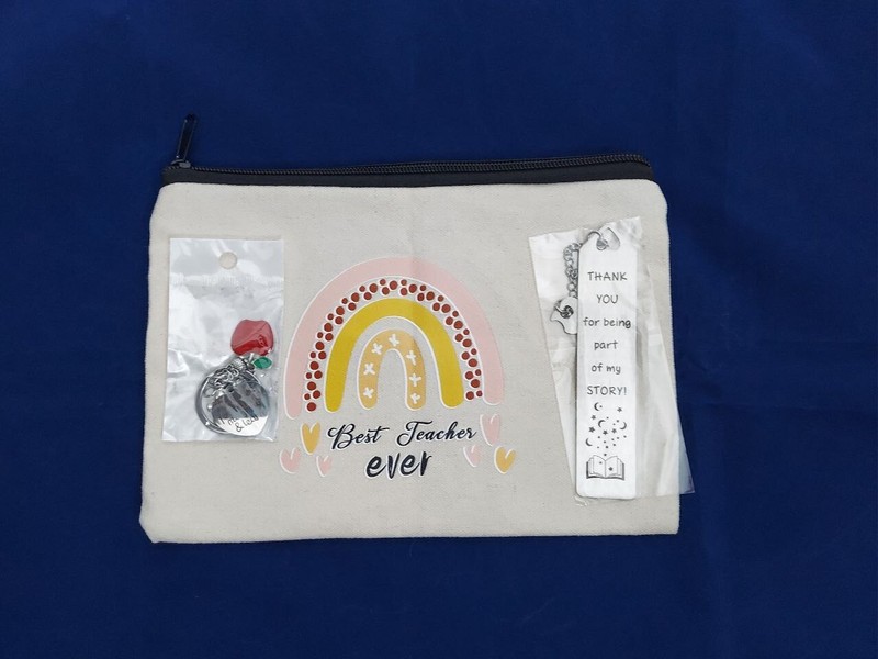 Sakroots Artist Circle Ariel Zip Pouch Wristlet Teacher Gift Bag Women