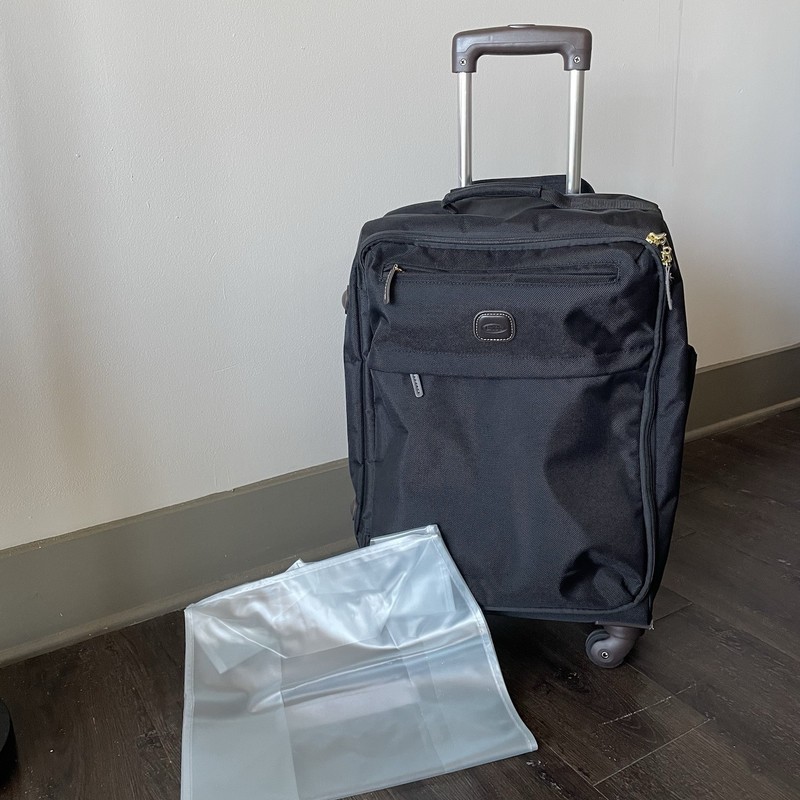 Bric’s Milano Siena 21 in Carry-on Spinner Suitcase Luggage Black w/ Rain Cover