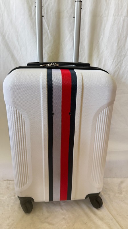 Tommy Hilfiger Dixon 20″ Hardcase Spinner Carry On Luggage White Lightweight