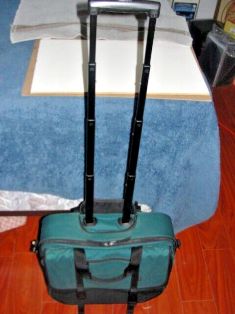 LL Bean Rolling Carry on Travel Bag Luggage Nylon Hunter Green 17″ x 14″ x 6″