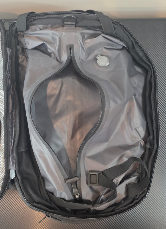 Backvac Pro Backpack Built-in Vacuum/Compression Compartment *Without Air Pump gallery