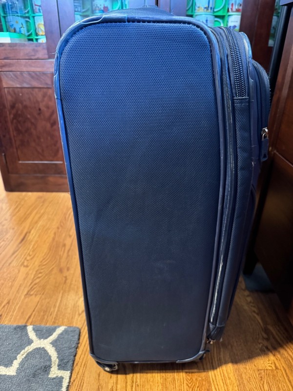 Samsonite Softside 29" Large Checked Luggage Wheeled Suitcase gallery