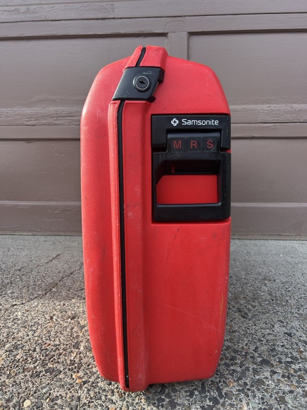 Samsonite Oyster Red Hardshell Cartwheel Suitcase with Combination Lock gallery