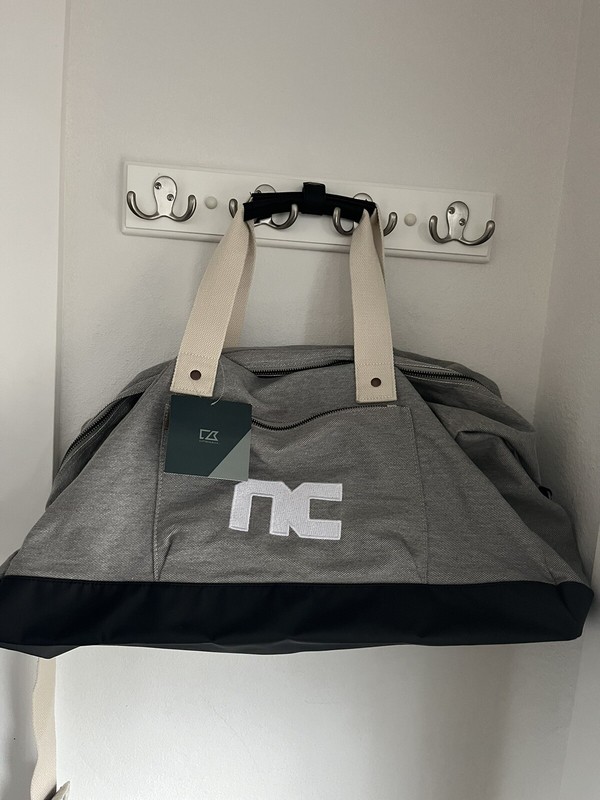 NWT Cutter And Buck Weekender Duffle Messenger Tote Travel Gym Bag Grey