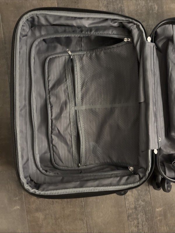 Amazon Basics Hard Shell Spinner Suitcase Black 20 Inch Carry on gallery