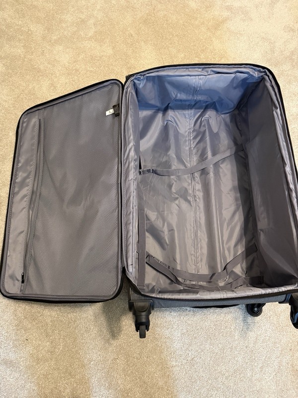 Skyline Softside Large Spinner Suitcase | Grey & Black gallery