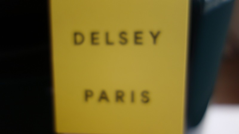 Delsey Devan Expandable Spinner 20" Luggage Pine Green Carry-On Brand New gallery
