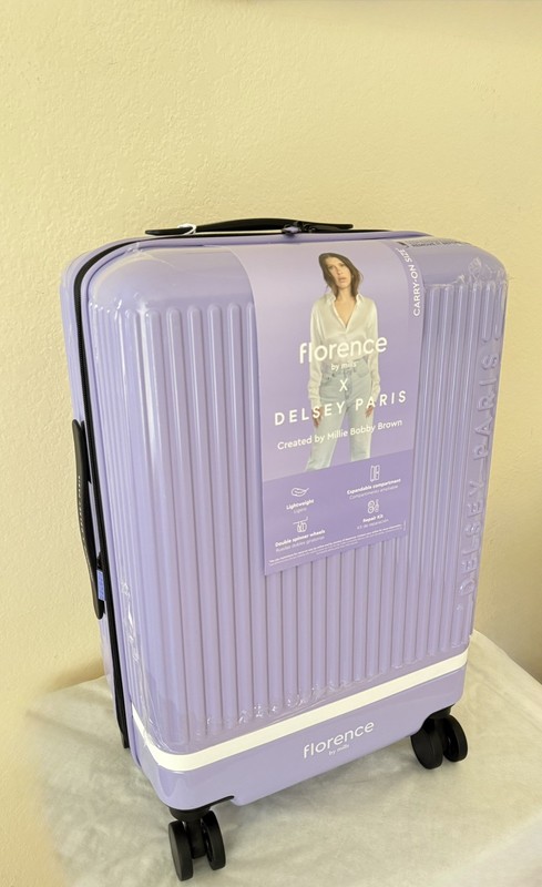 Lavender 20″ Expandable Hardside Carry-On with Smooth Spinner Wheels