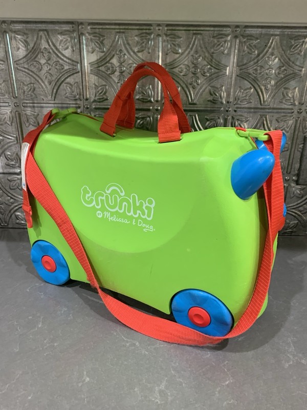 Trunki Suitcase Melissa & Doug Kids Ride On Wheeled Luggage Green w/ Blue Wheels