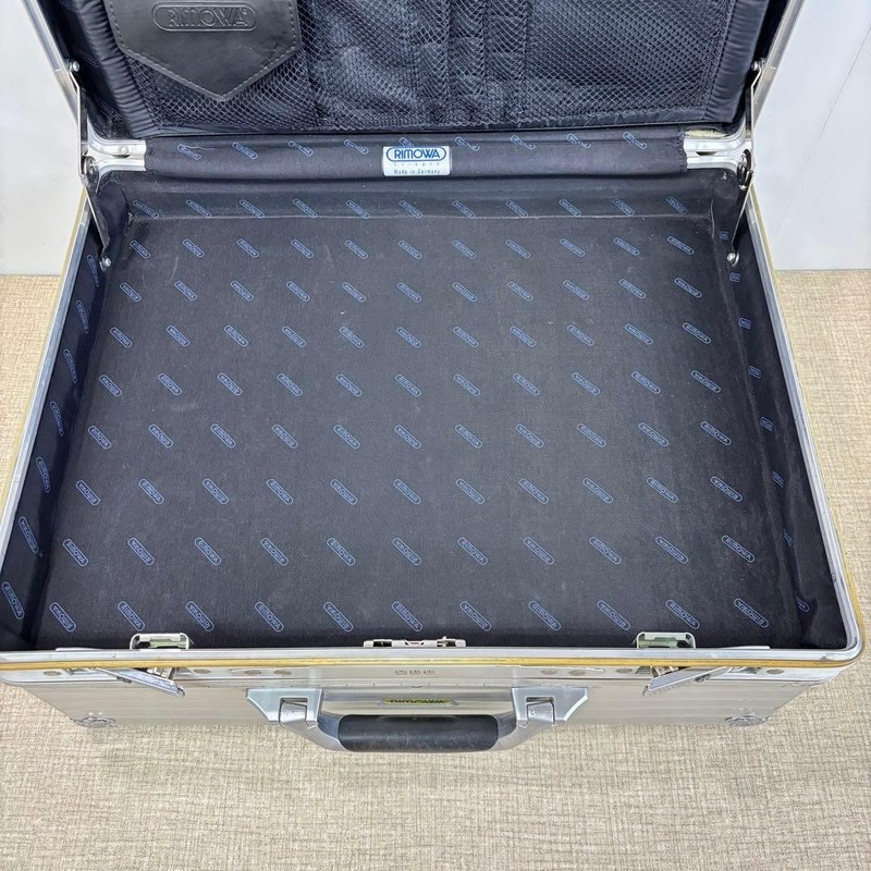 Rimowa Topas 31L Combination Pilot Case 907.20 gallery