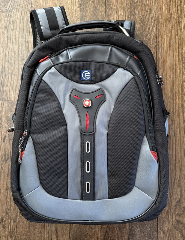 Wenger Swiss Army 16″ Synergy Computer Backpack Black Grey Zippered Pockets