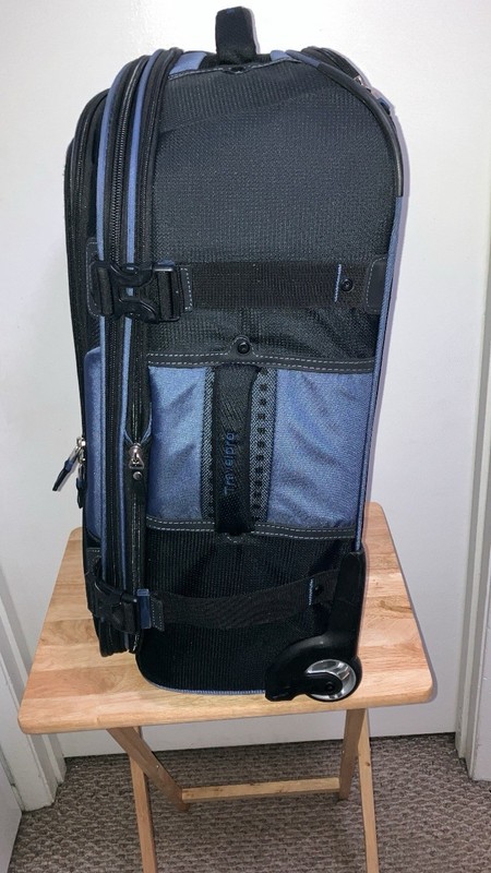 TravelPro TPro Bold 2 Rollaboard Expandable Rolling Wheeled Suitcase Luggage 25" gallery
