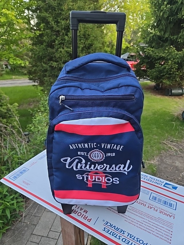 Universal Studios Resort Exclusive Rolling Suitcase/Backpack Luggage