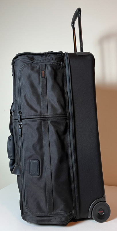 Tumi – Alpha 2 – Large Split 2 Wheeled Duffel – Black – 22043D2