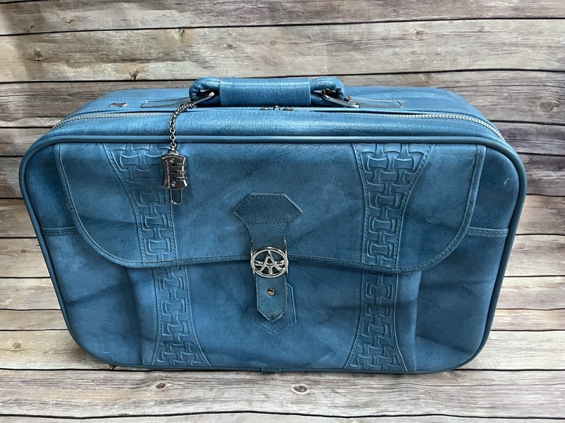 Vintage American Tourister Blue Soft Shell Suitcase Luggage 1978 BEAUTIFUL!