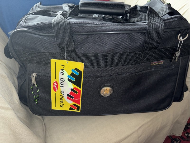 Rolling Duffle NWT Collapsible Handle