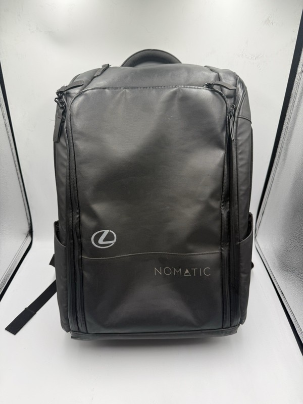 Nomatic Standard Backpack Expandable 20-24L Black Travel Work Bag