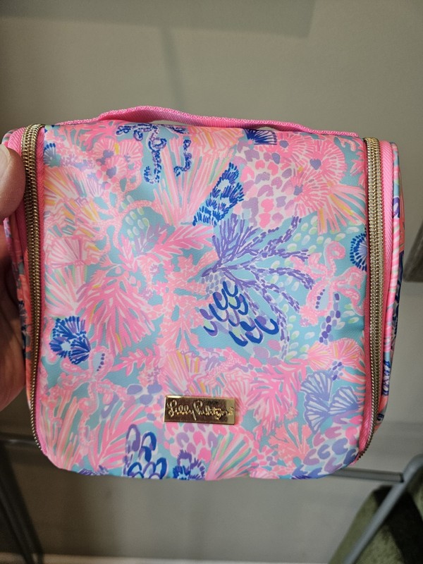 Lilly Pulitzer Splendor In the Sand Hanging Travel Case/No Bottles