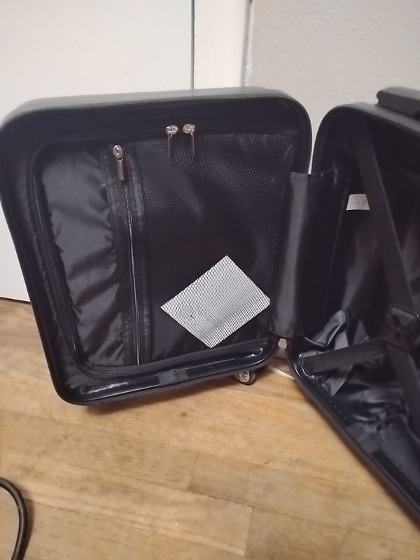 16" CarryOnFriendly Lightweight Lockable TelescopicHandledDualSwivelingWheels gallery