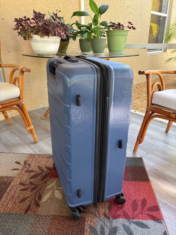 Travelpro WalkAbout 7 Large Check-in Expandable Hardside Spinner gallery
