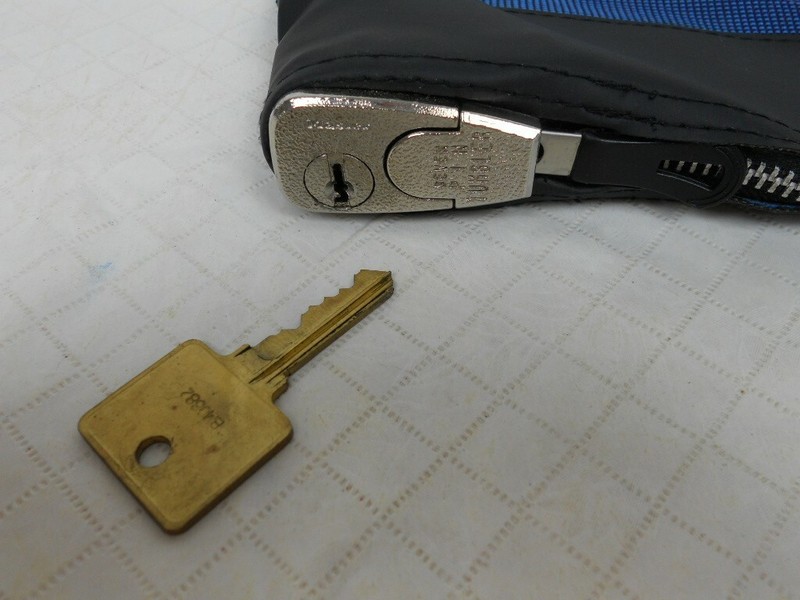 Master Lock Locking Zippered Security Bag Keeps Jewelry Cash Documents etc. Safe gallery