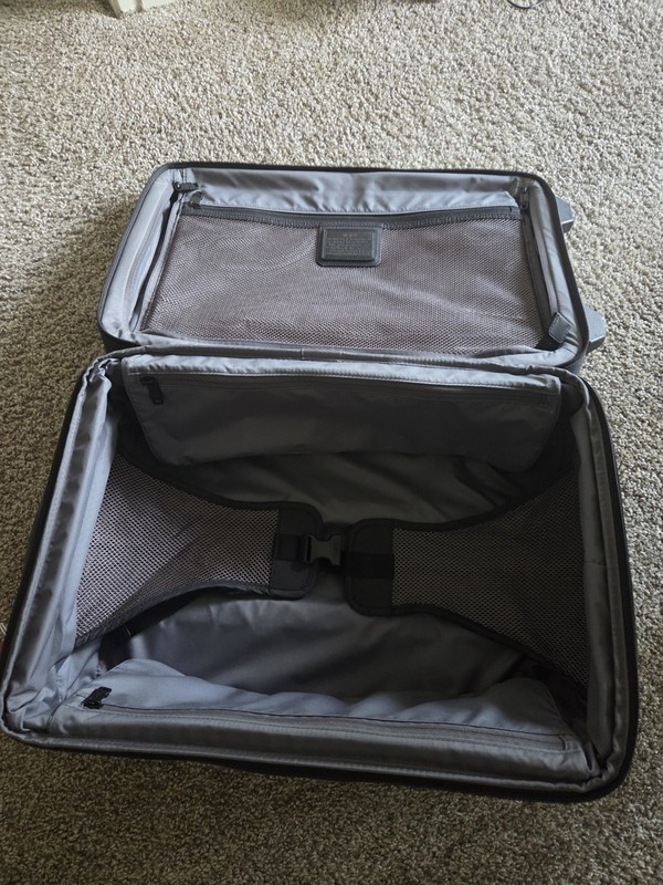 Tumi Alpha 2 Expandable 2 Wheeled International Carry On gallery