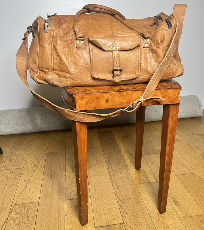 Brown Leather Duffle Bag 19″-22″ Solid Soft Case Adjustable Strap Zip Top