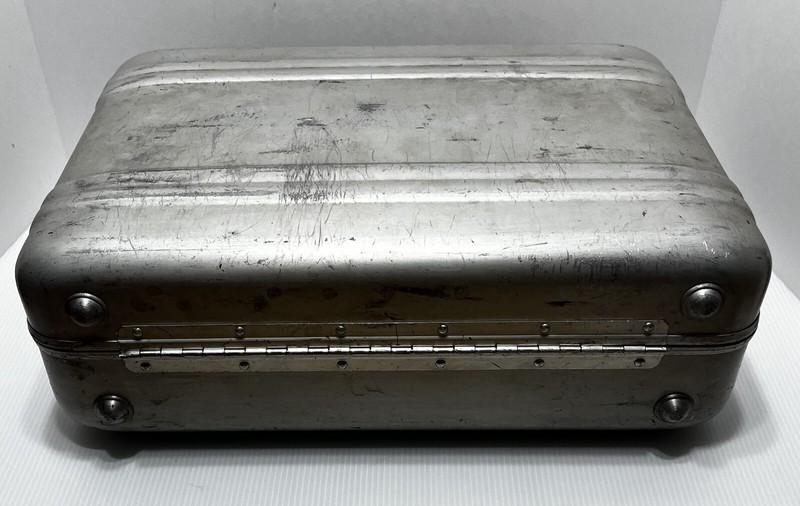 Zero Halliburton Technical/Camera Case 18" X 13" X 6" Distressed gallery