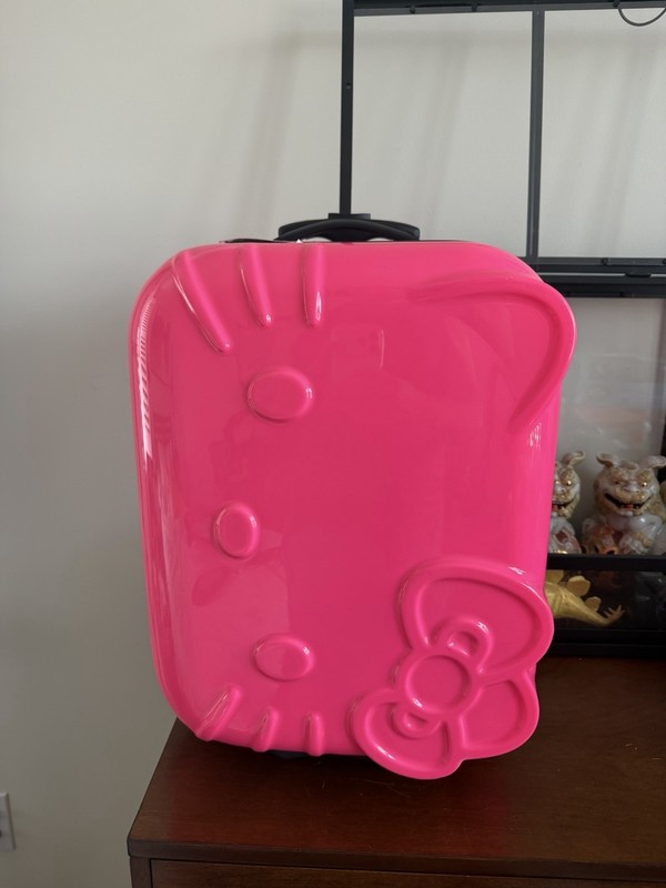 Hello Kitty Sanrio Pink Carry On Rolling Luggage Suitcase Hard Shell 18″