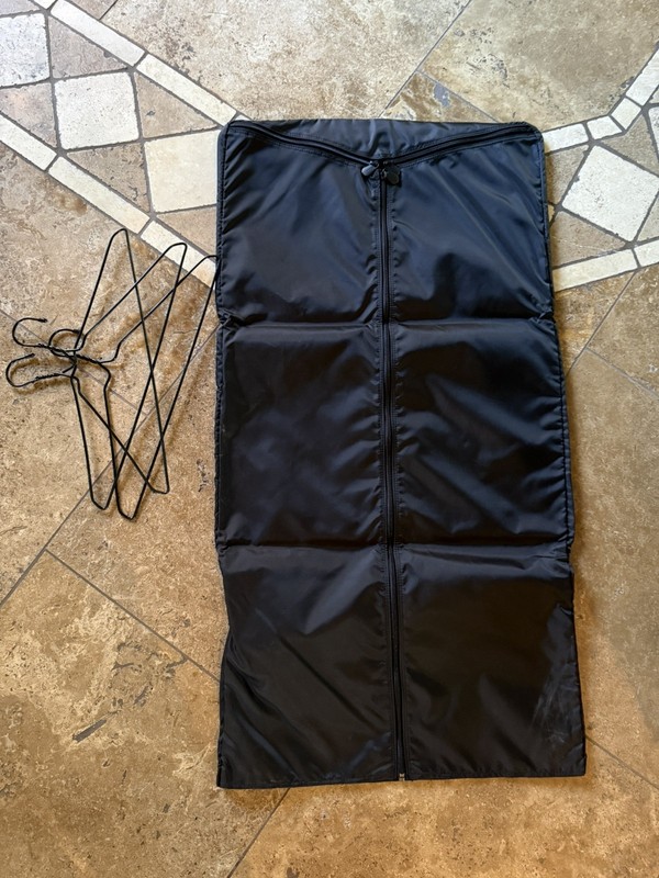 Briggs and Riley – Dark Gray Nylon Hanging Garment Bag With Hangers (37″x19″)