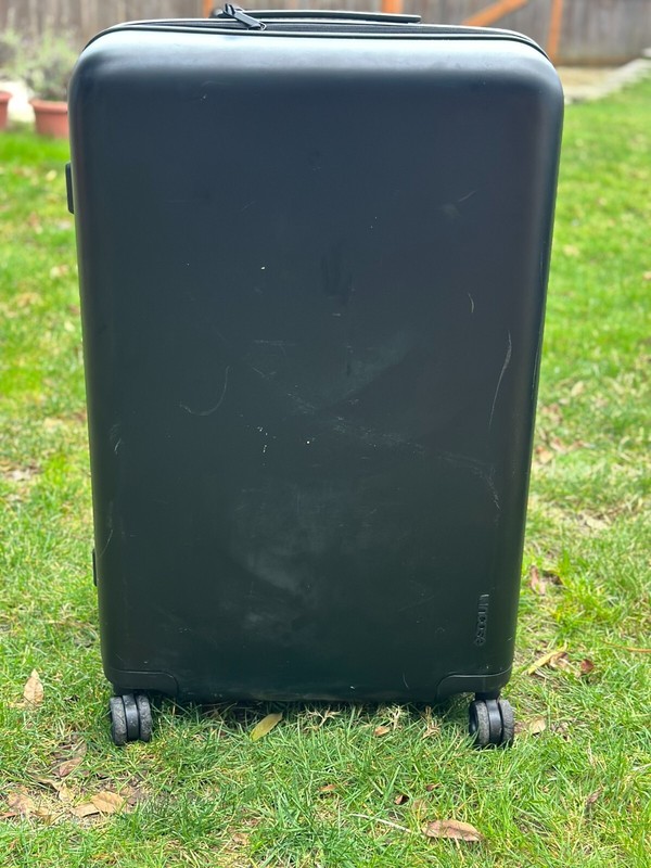 Incase Novi 31″ Hardshell Suitcases, Black, Hubless 360 Wheels