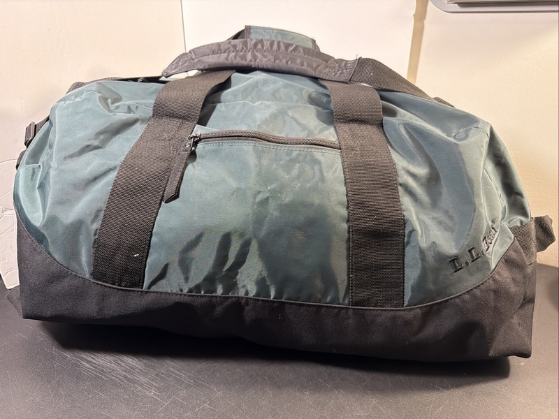 LL Bean 70L Green 32″ Adventure Travel Nylon Duffle Bag w/ Shoulder Strap V274