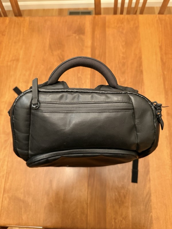 Nomatic Standard Backpack Expandable 20-24L Black Travel Work Bag gallery
